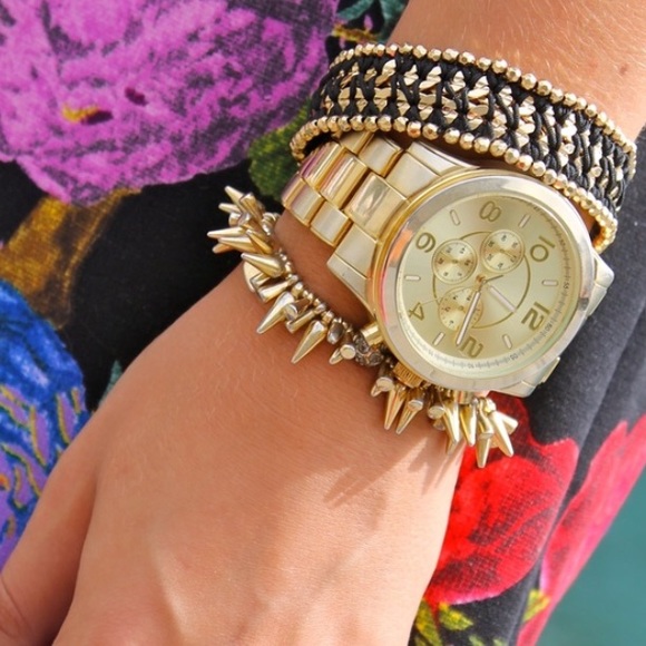 Stella & Dot | *RARE*Dainty Shimmering Gold Bracelet Retired Black/Gold … - Picture 2 of 7